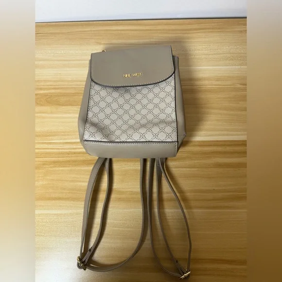 Nine West | Bags | Nine West Beige Backpack Bag Pocketbook  display picture 3